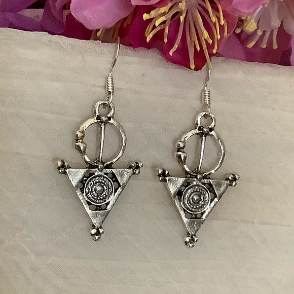 🌸 CELTIC EARRINGS TRIBAL AZTEC DANGLE 925 BOHO CHIC TRIANGLE SILVER BOHEMIAN - Picture 2 of 13